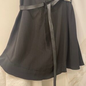 Prada size 40 classic skirt with tie belt